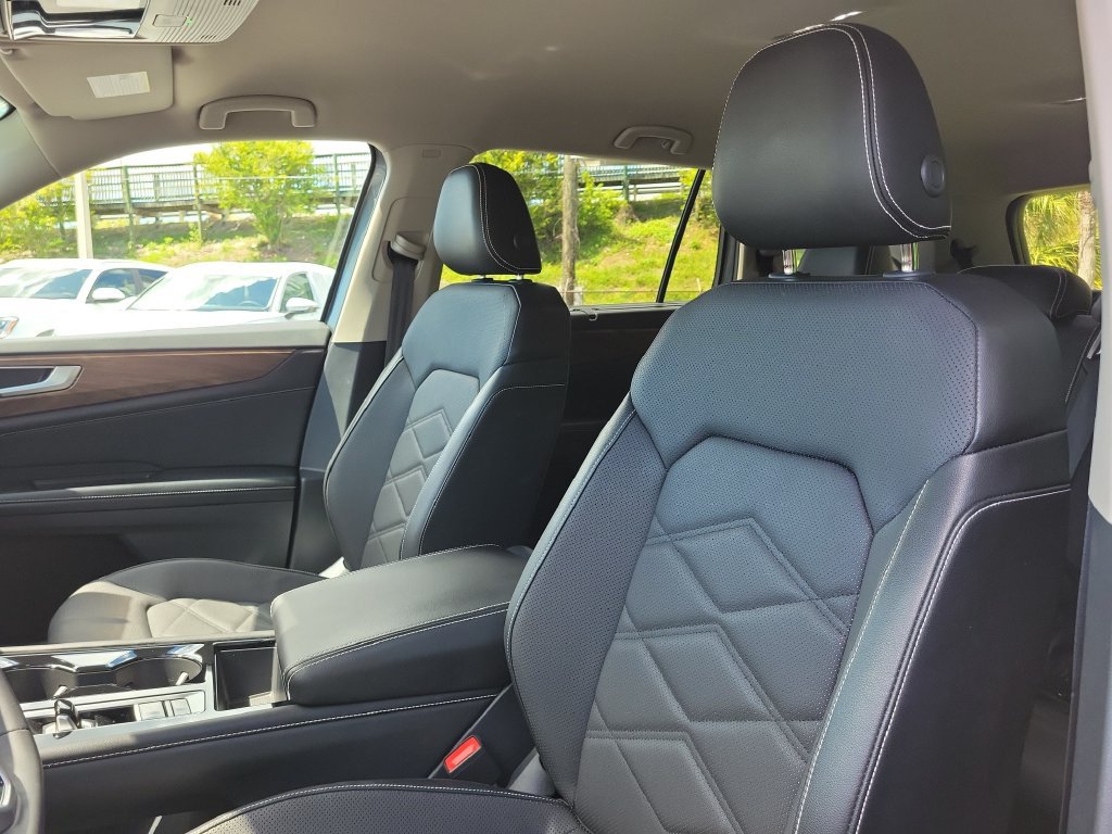 Certified 2024 Volkswagen Atlas SE FWD image 22