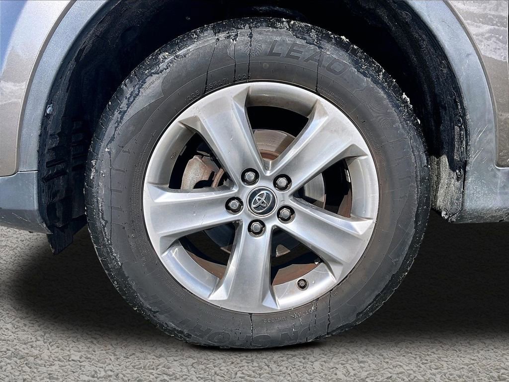 Used 2015 Toyota RAV4 XLE image 9