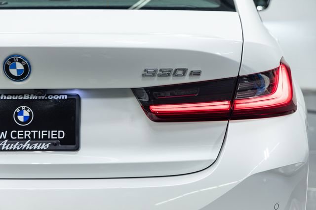 Used 2023 BMW 330e xDrive w/ Premium Package AWD/4WD image 8
