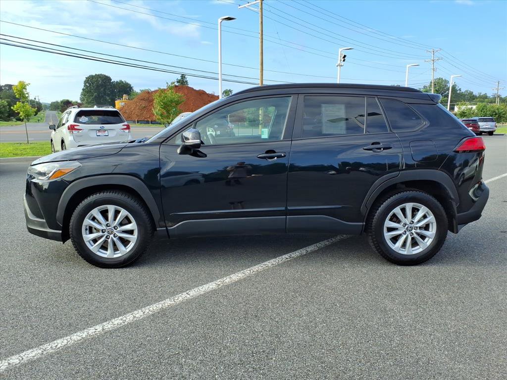 Used 2023 Toyota Corolla Cross LE w/ Moonroof Package AWD/4WD image 14