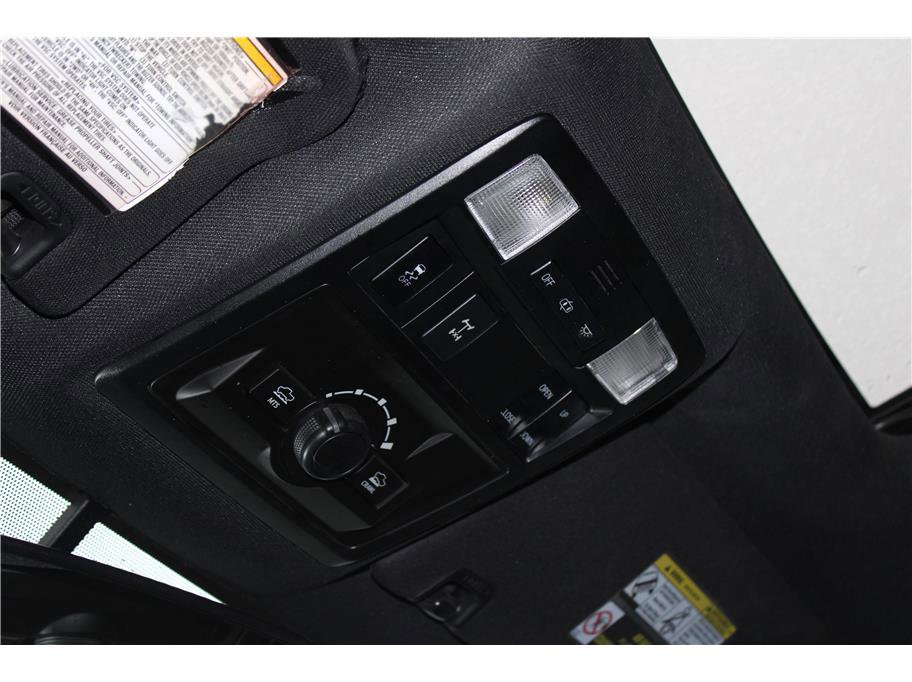 Used 2017 Toyota Tacoma TRD Off-Road w/ Premium & Technology Package image 33