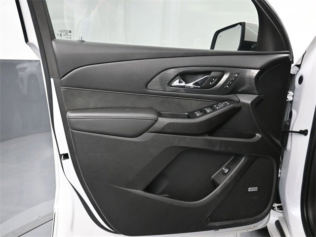 Used 2023 Chevrolet Traverse High Country image 14