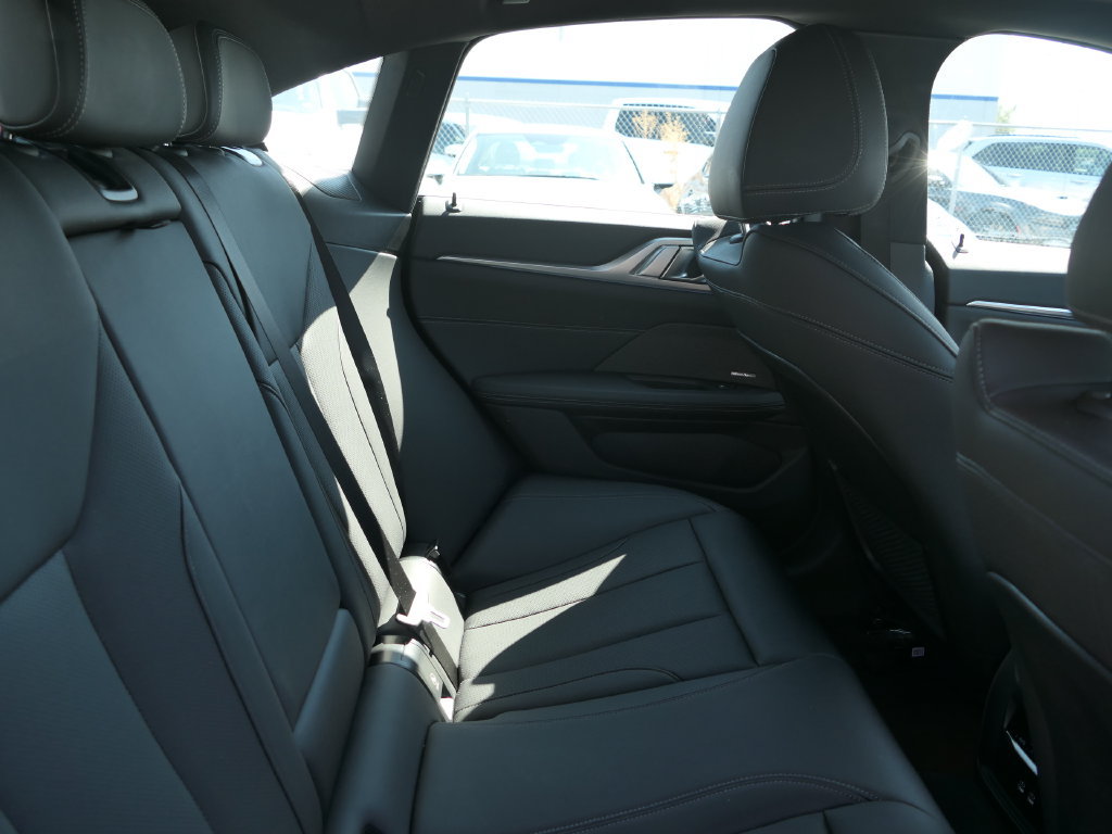 Used 2023 BMW i4 eDrive35 w/ Premium Package RWD image 21