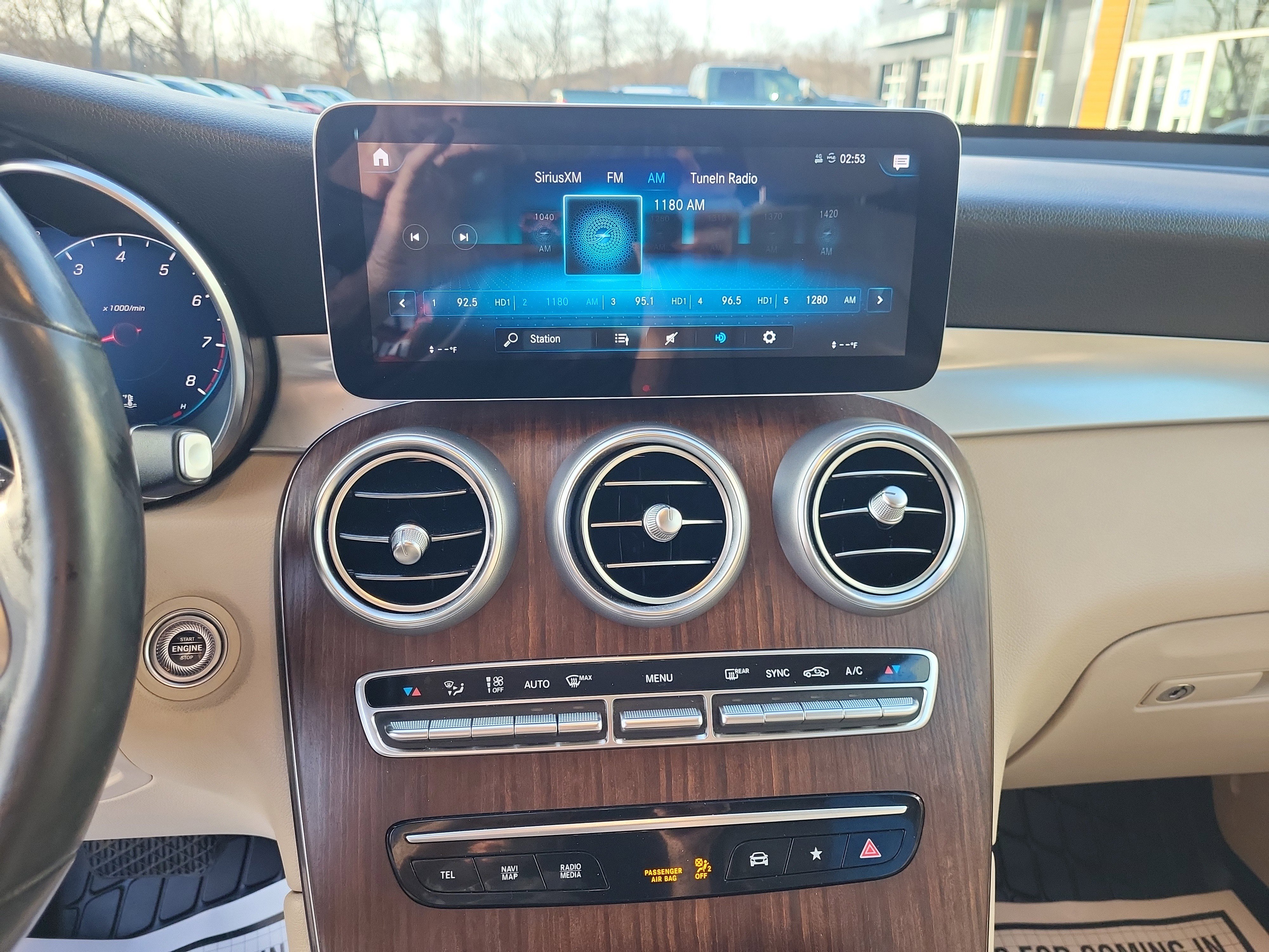 Used 2022 Mercedes-Benz GLC 300 4MATIC image 7