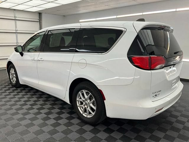 Used 2024 Chrysler Voyager LX FWD image 22