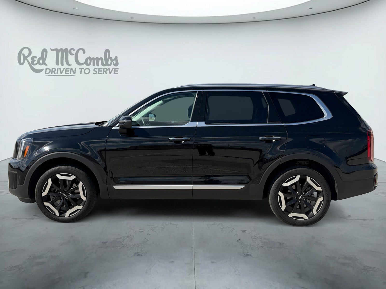 Used 2025 Kia Telluride S FWD image 8