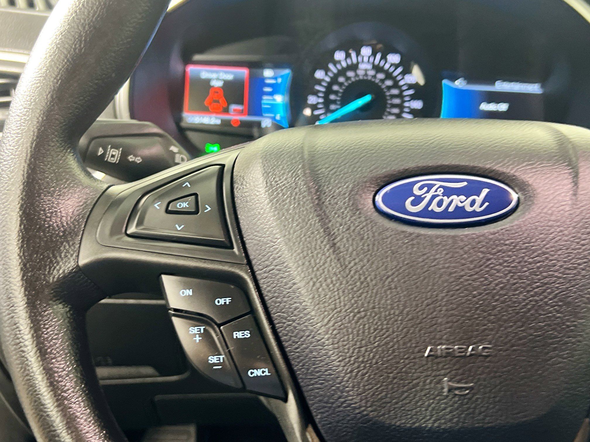 Used 2024 Ford Edge SE w/ Black Appearance Package image 18