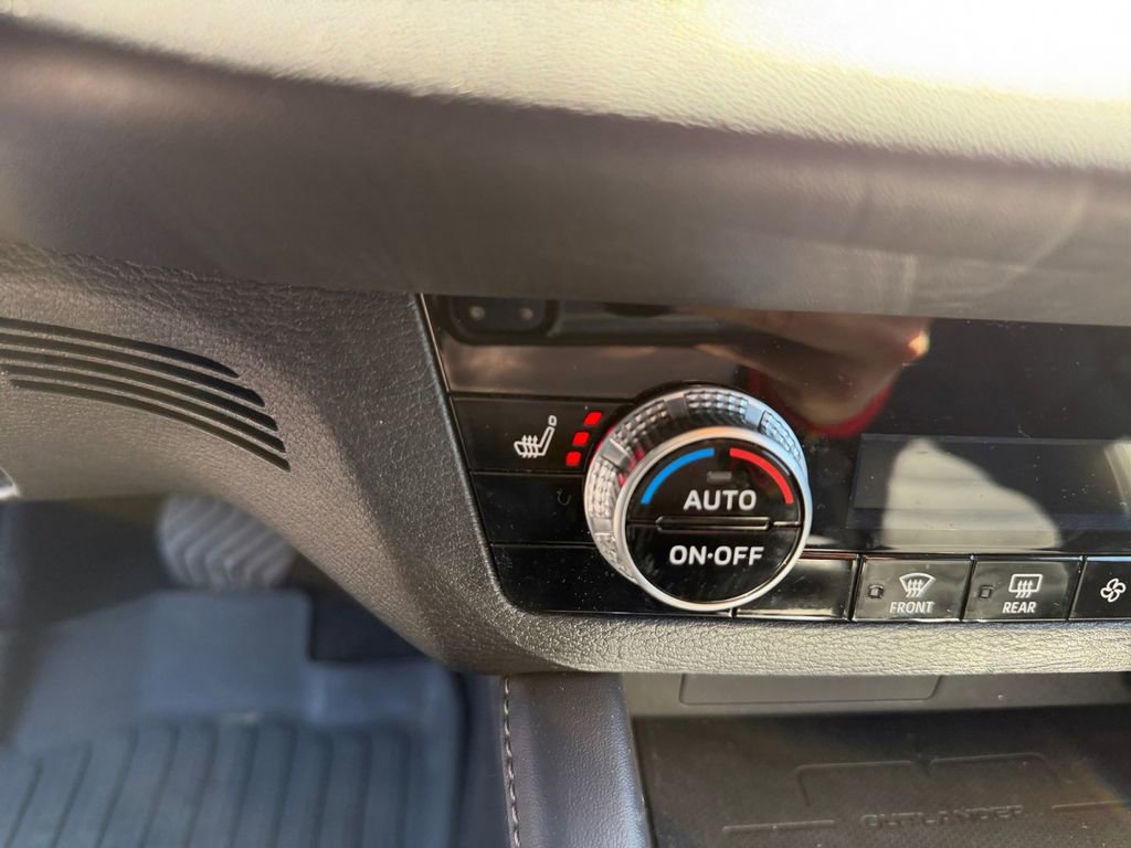 Used 2023 Mitsubishi Outlander SE AWD/4WD image 30