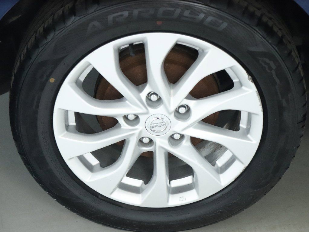 Used 2017 Nissan Sentra SV w/ Style Package image 12