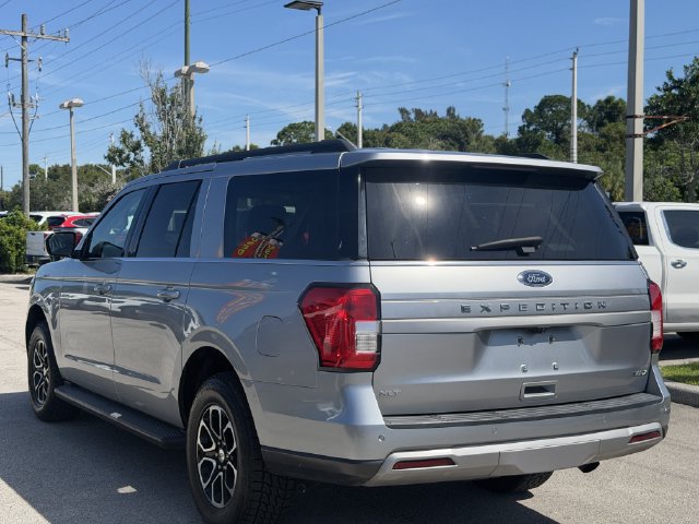 Used 2024 Ford Expedition Max XLT RWD image 4
