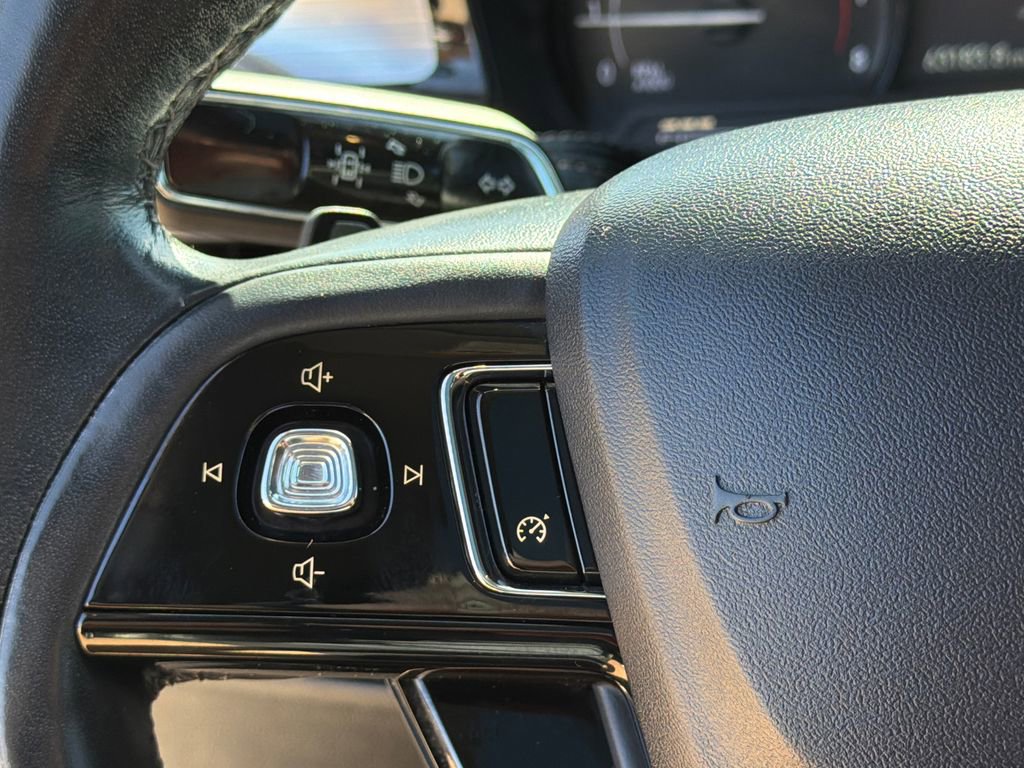 Used 2022 Lincoln Corsair FWD w/ Premium Package image 31