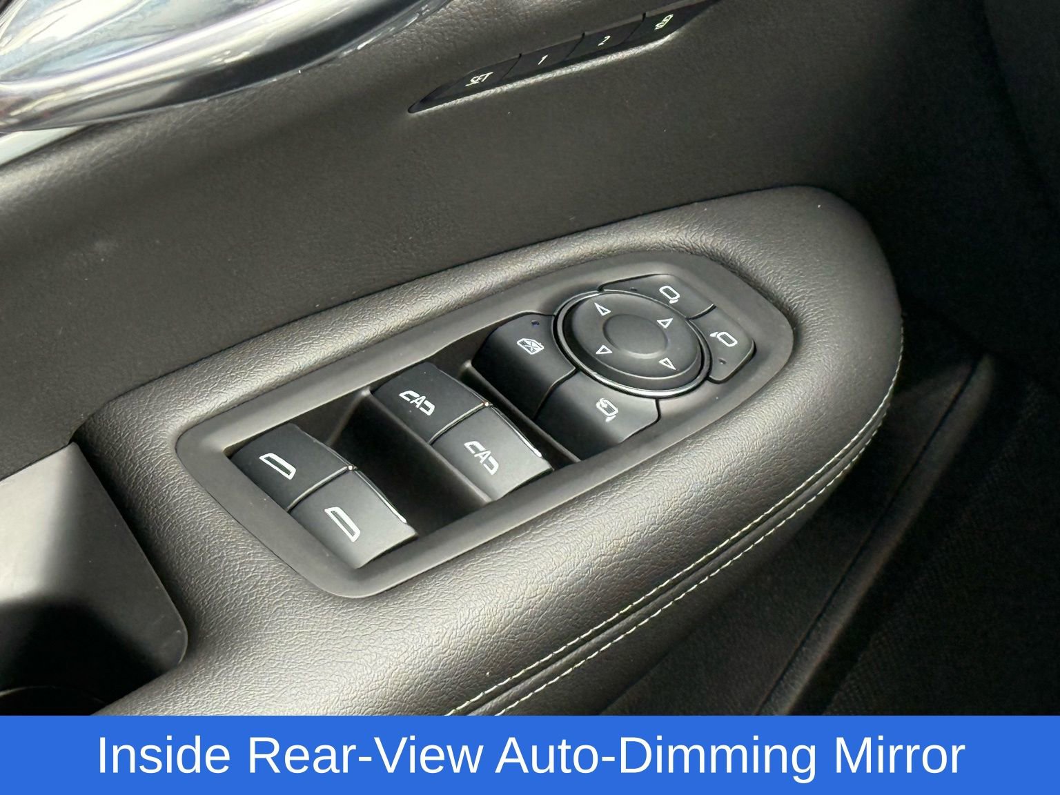 Used 2025 Cadillac XT6 Premium Luxury image 39