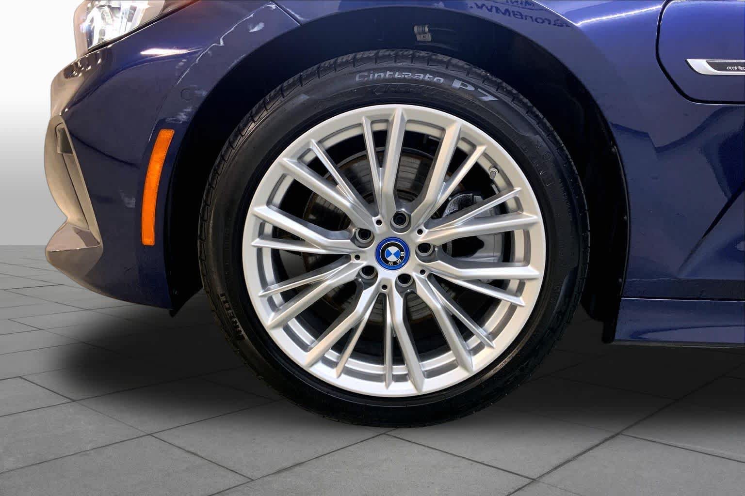 Certified 2023 BMW 330e xDrive w/ Premium Package AWD/4WD image 10