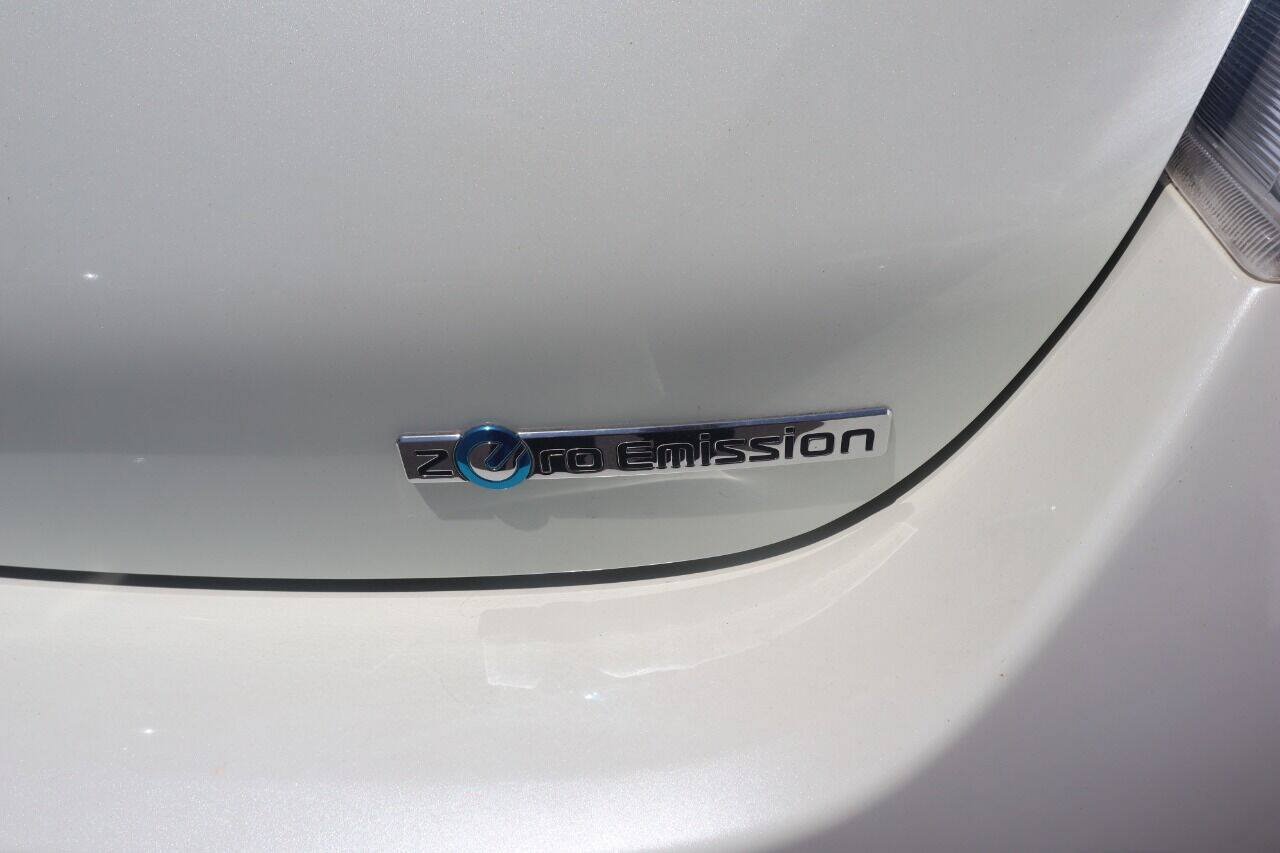 Used 2012 Nissan Leaf SL FWD image 5