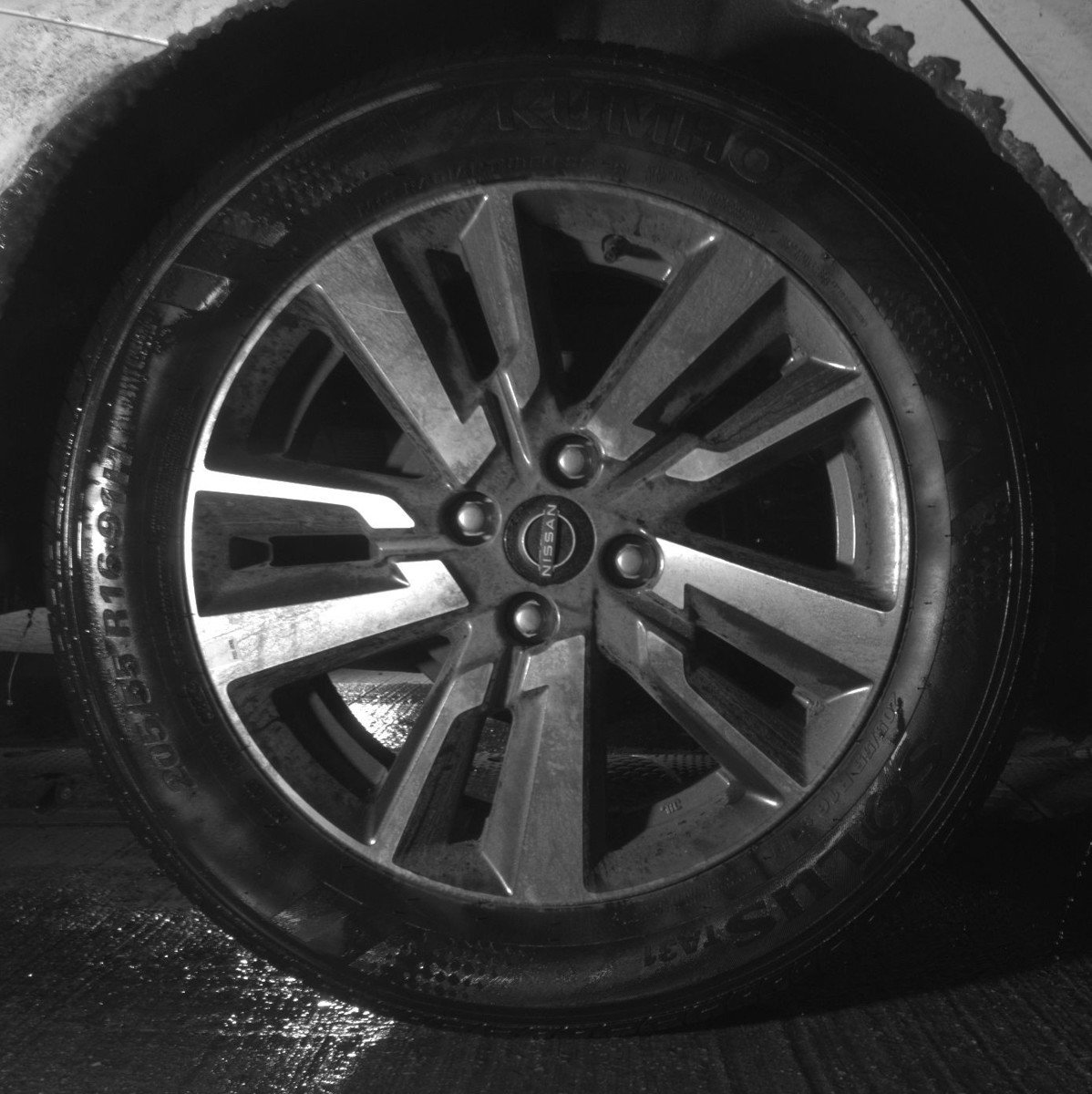 Used 2025 Nissan Versa SV image 15