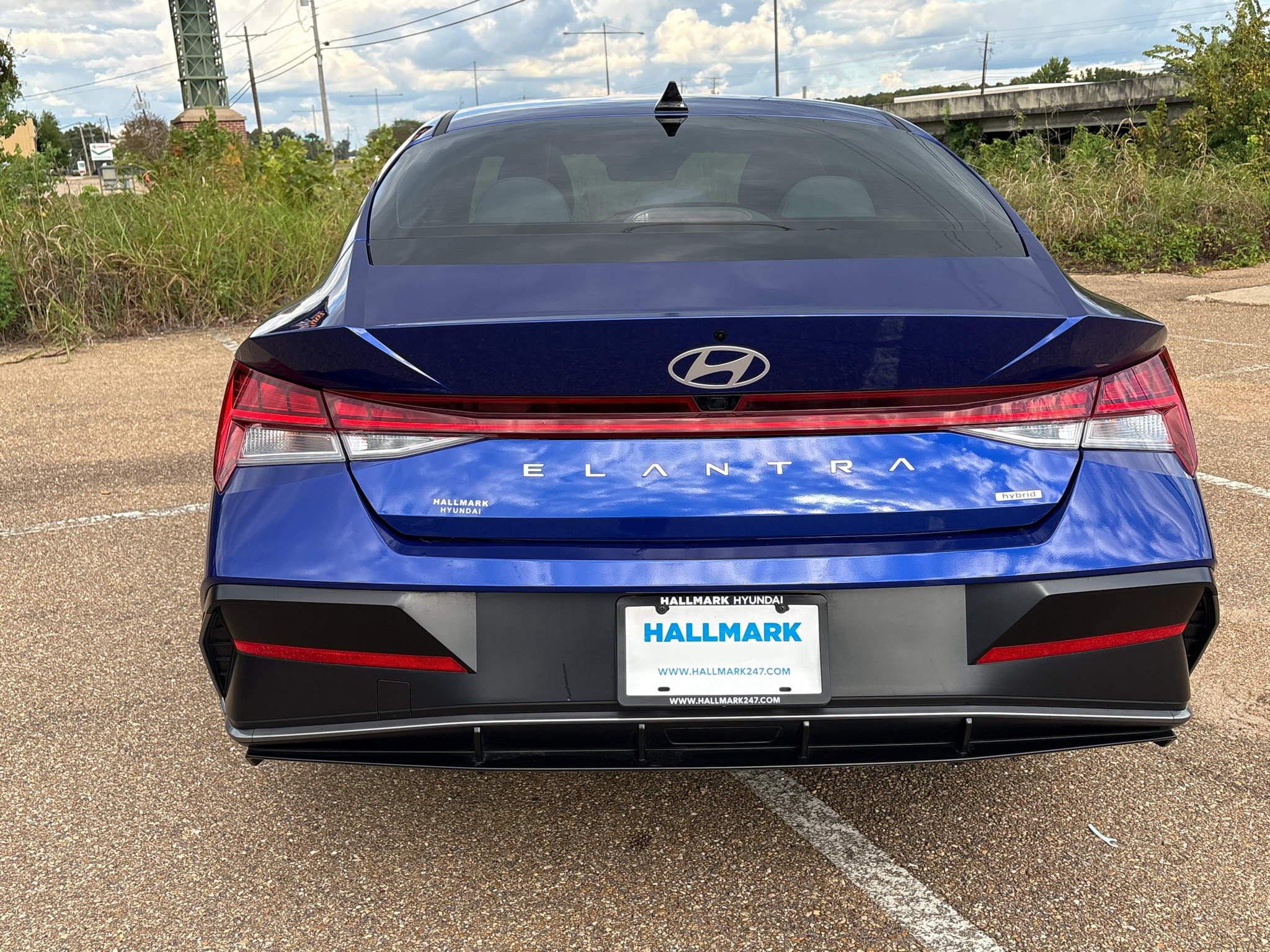 Used 2025 Hyundai Elantra Limited FWD image 3