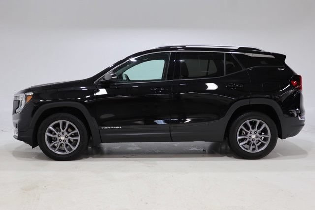 Used 2024 GMC Terrain SLT AWD/4WD image 4