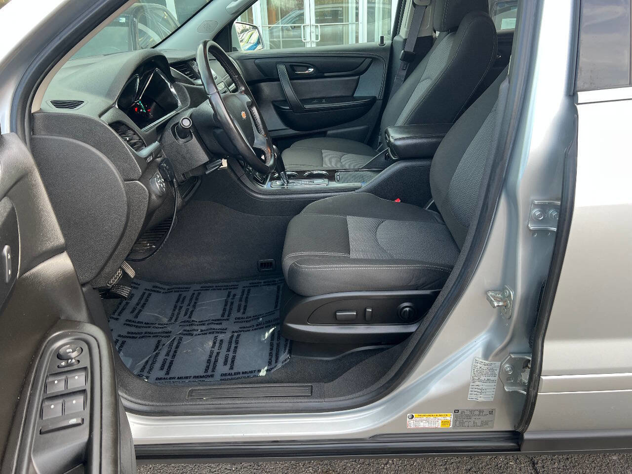 Used 2015 Chevrolet Traverse LT image 19