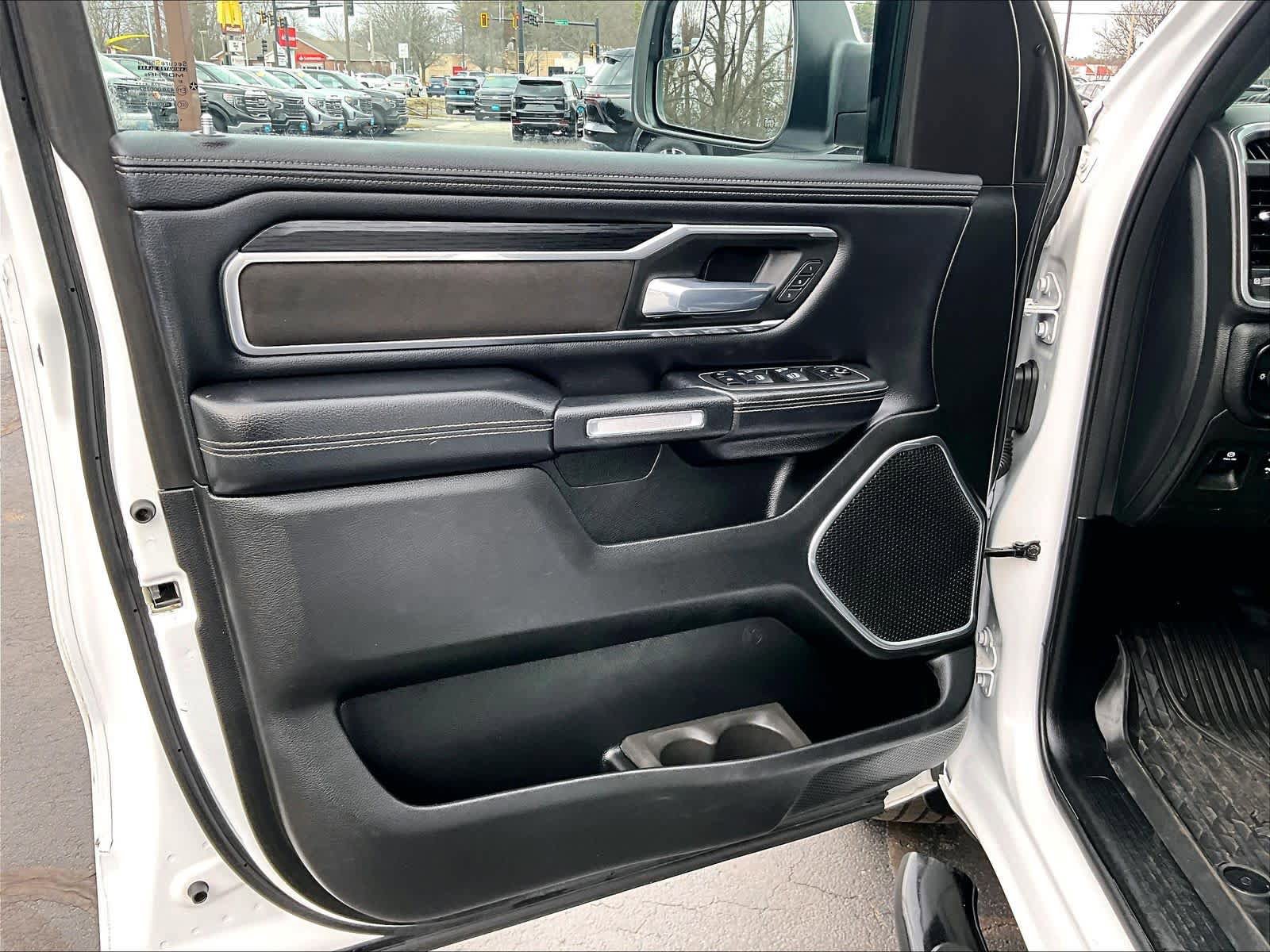 Used 2023 RAM 1500 Laramie AWD/4WD image 9