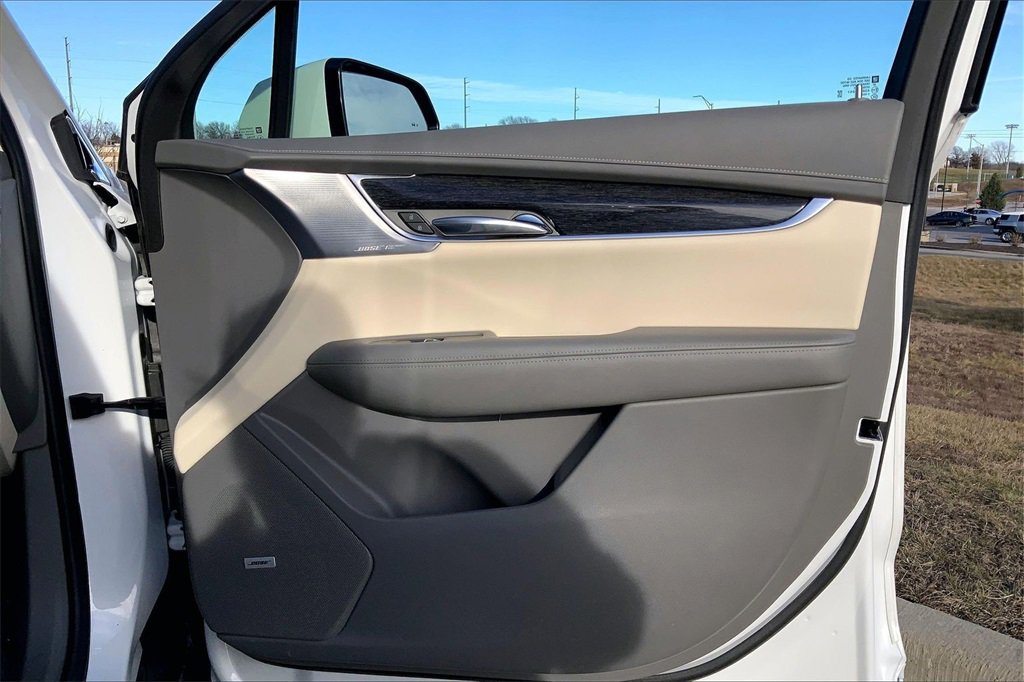 Used 2023 Cadillac XT6 Premium Luxury image 24
