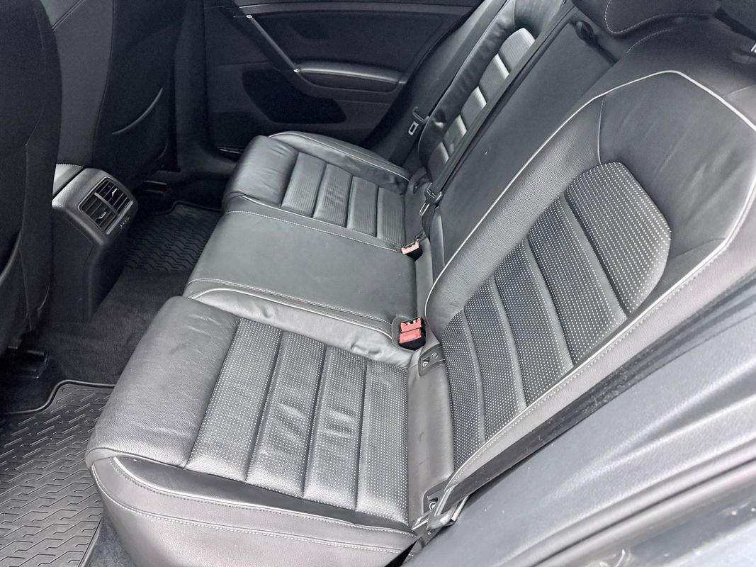 Used 2018 Volkswagen Golf R 4-Door image 13