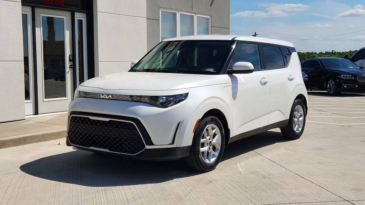 Used 2023 Kia Soul LX w/ LX Technology Package FWD image 24