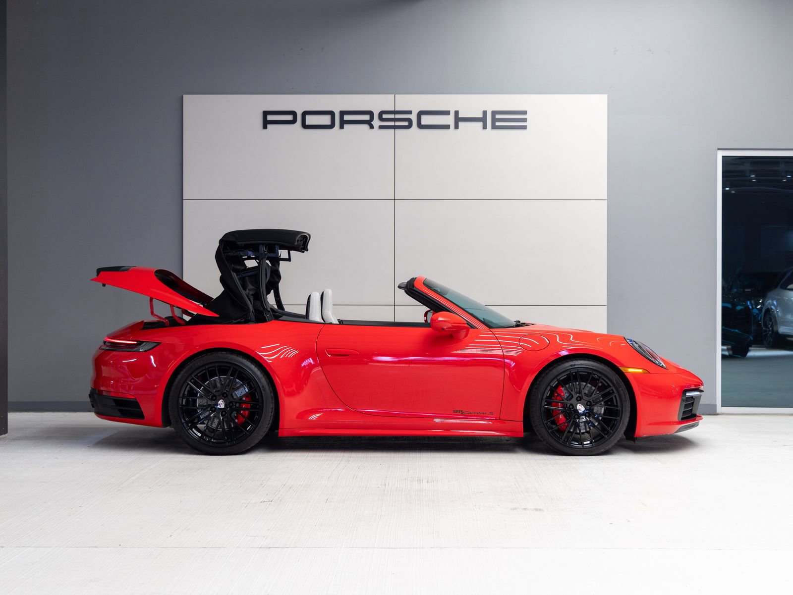 Certified 2023 Porsche 911 Carrera S image 9