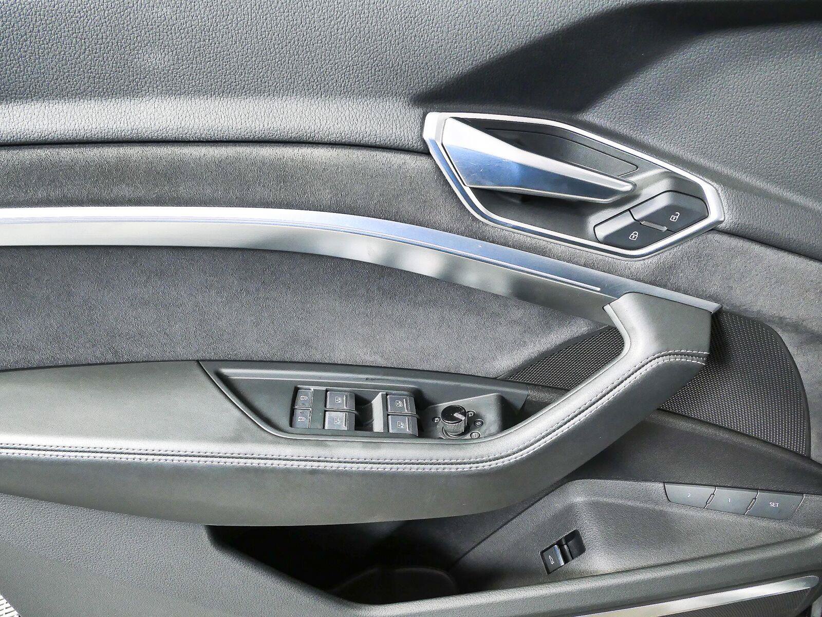 Used 2023 Audi e-tron S Prestige w/ Prestige Package AWD/4WD image 8