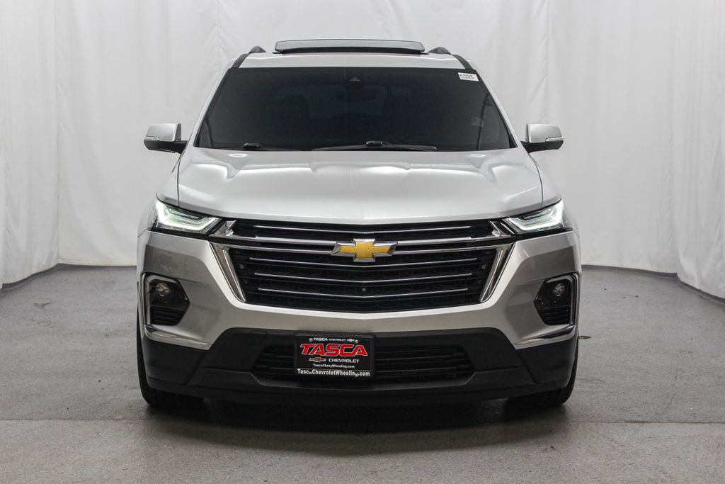 Used 2022 Chevrolet Traverse LT w/ LT Premium Package AWD/4WD image 4