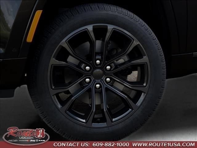 New 2026 Jeep Grand Wagoneer L Summit w/ Premium Group III AWD/4WD image 9