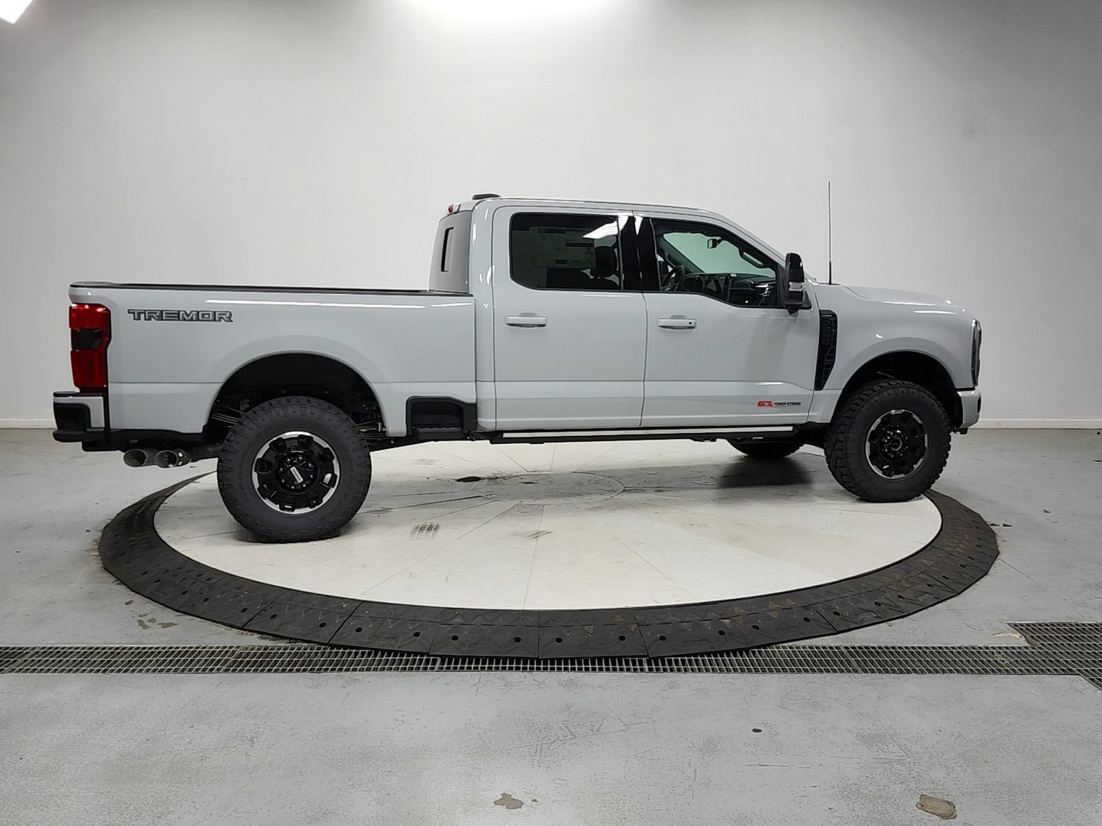 New 2026 Ford F250 Lariat w/ Tremor Off-Road Package AWD/4WD image 16