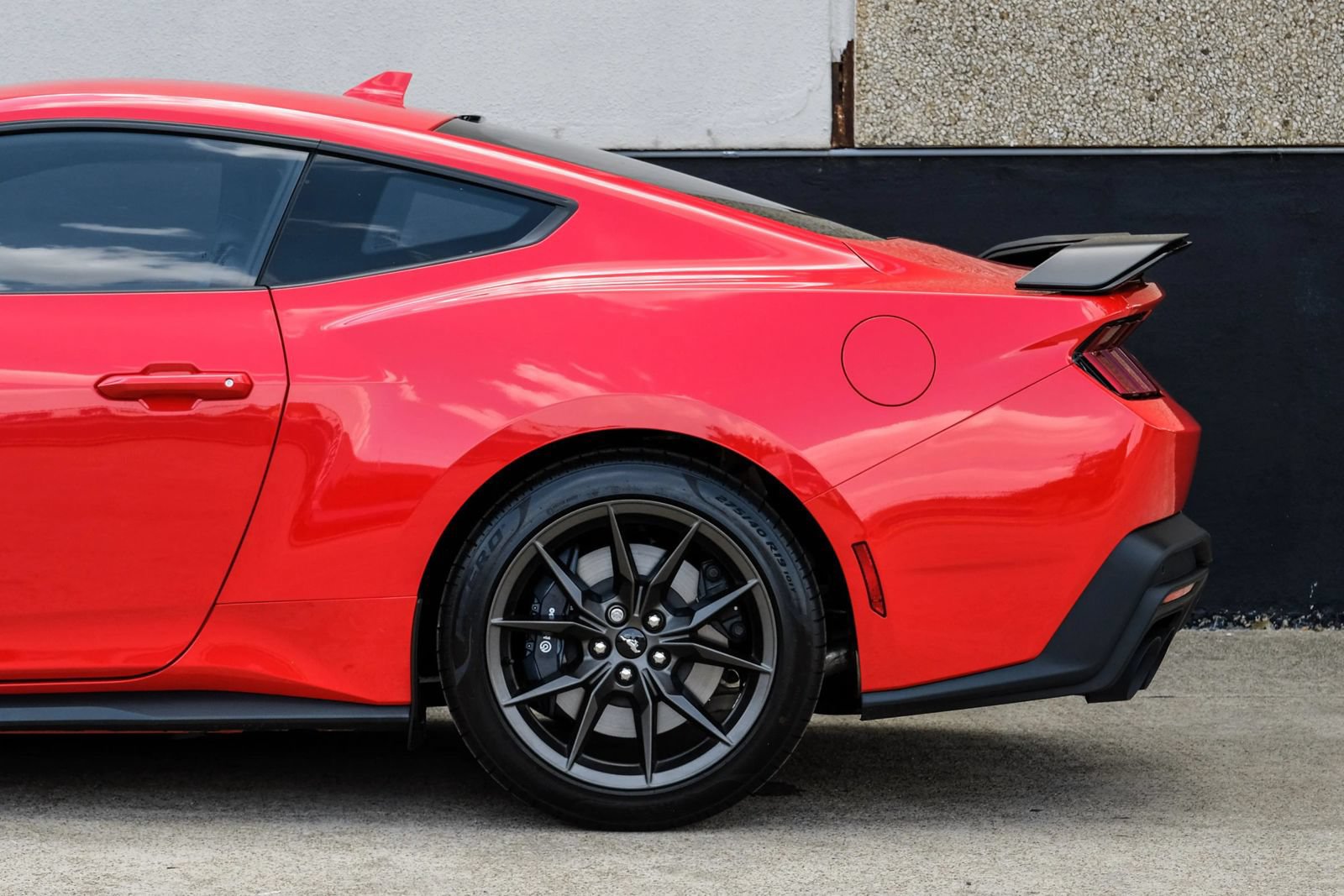 Used 2025 Ford Mustang Dark Horse RWD image 12