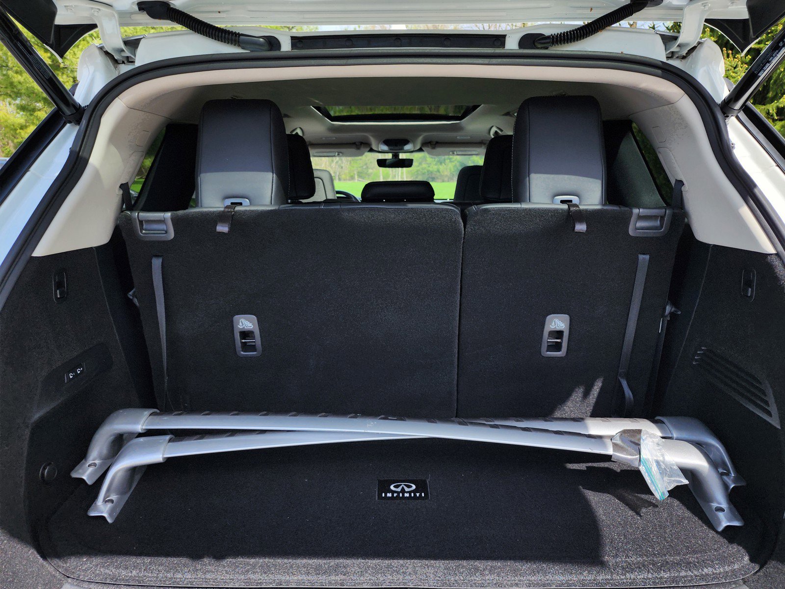 Certified 2023 INFINITI QX60 Sensory w/ Cargo Package image 17