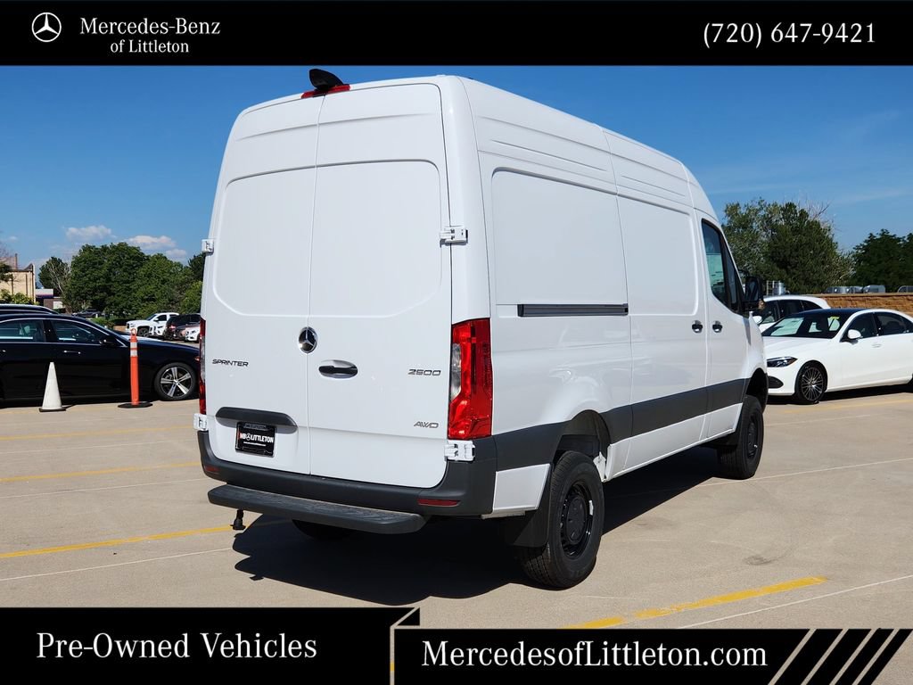 Used 2025 Mercedes-Benz Sprinter 2500 image 5