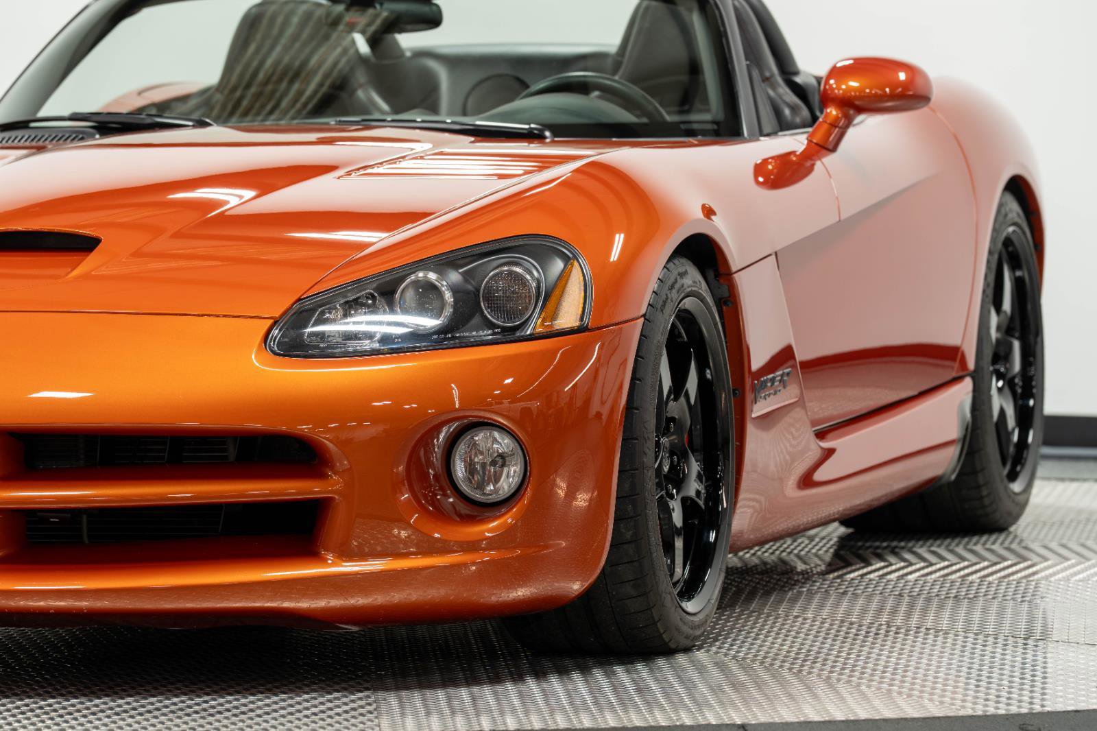 Used 2005 Dodge Viper SRT-10 w/ Copperhead Edition Group RWD image 21