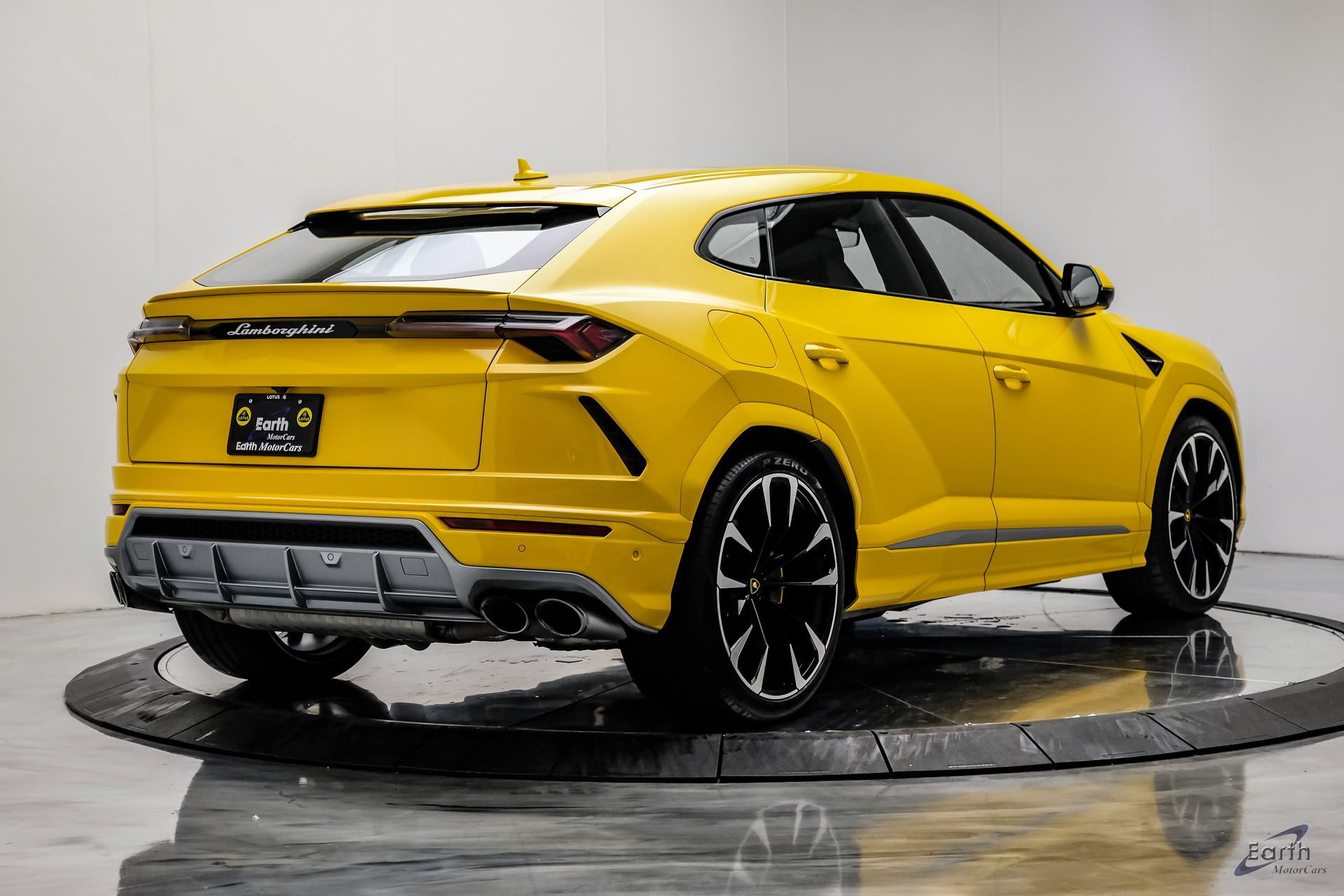 Used 2021 Lamborghini Urus AWD/4WD image 16