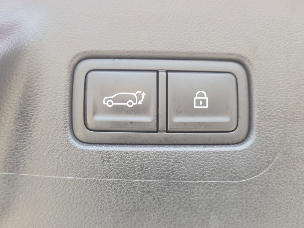 Used 2025 Hyundai Santa Fe SEL FWD image 14