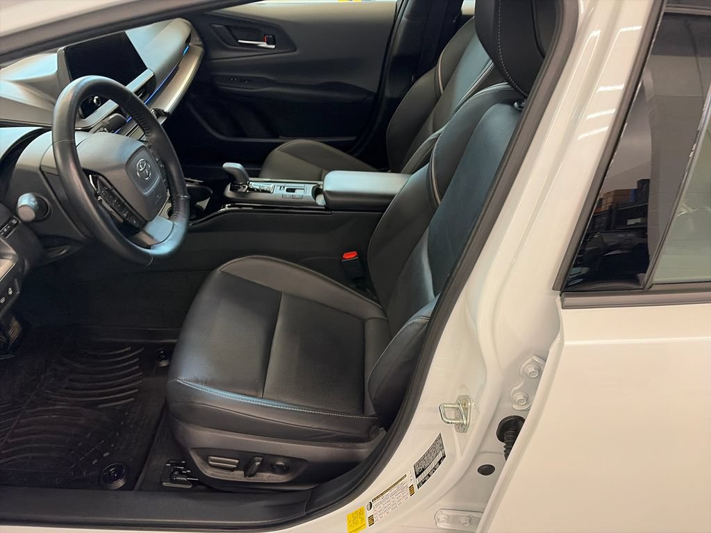 Used 2024 Toyota Prius XLE AWD/4WD image 10