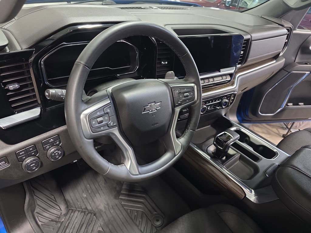 Certified 2023 Chevrolet Silverado 1500 RST AWD/4WD image 15