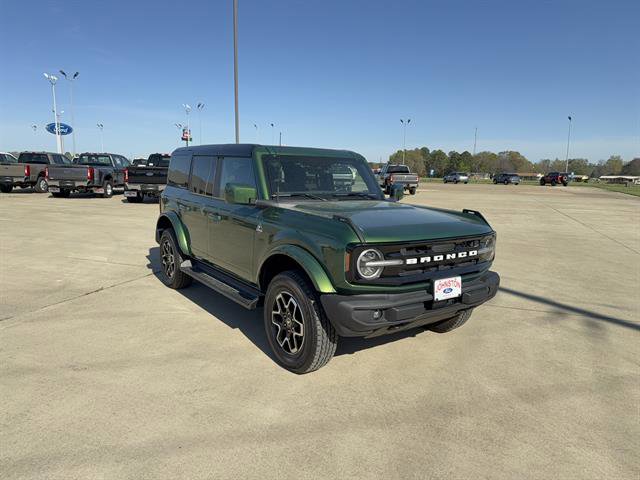 Used 2025 Ford Bronco Outer Banks image 2