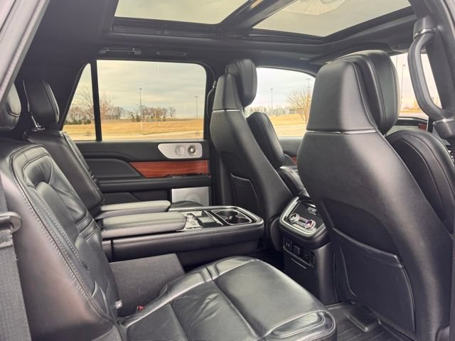 Used 2019 Lincoln Navigator L Reserve AWD/4WD image 32
