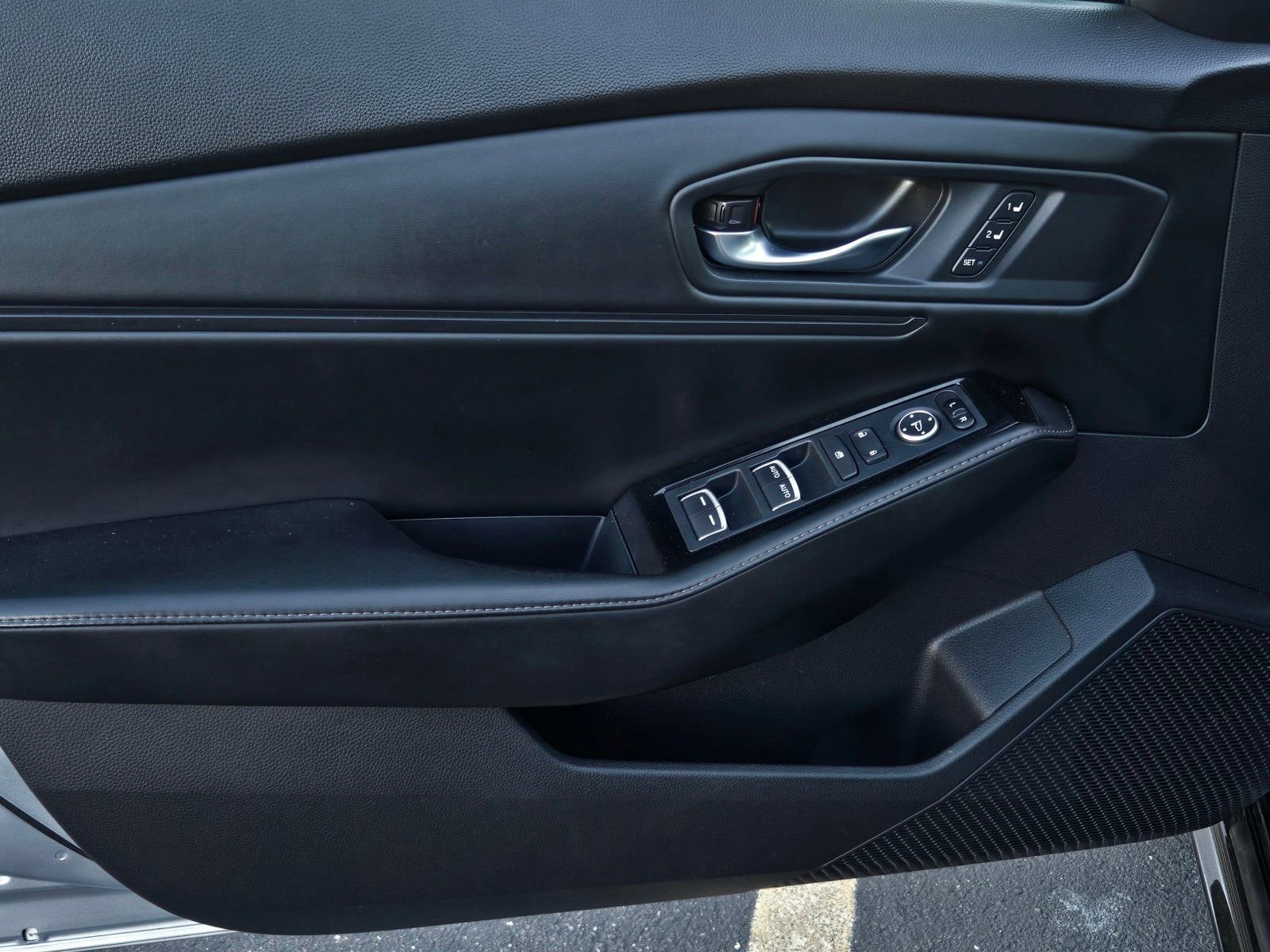 Used 2024 Honda Accord Touring image 9