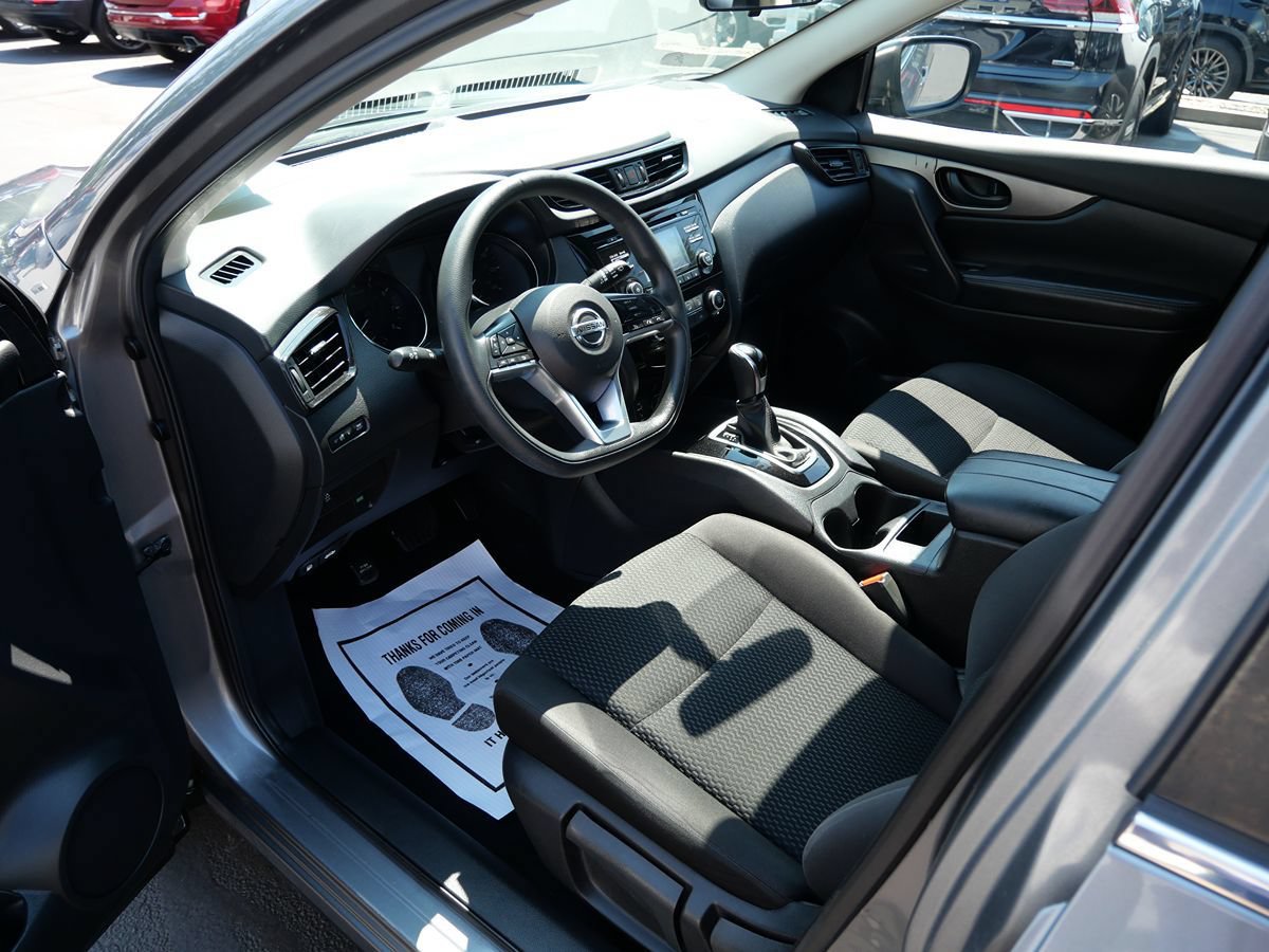 Used 2017 Nissan Rogue Sport S w/ S Appearance Package FWD image 9
