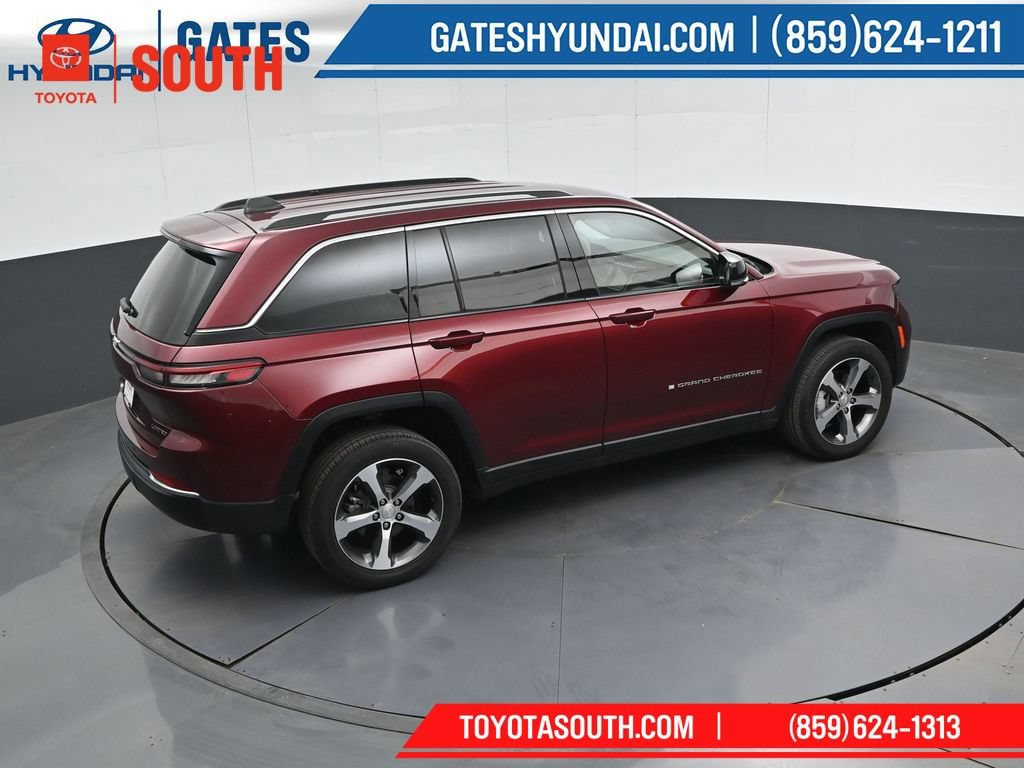 Used 2023 Jeep Grand Cherokee Limited AWD/4WD image 43