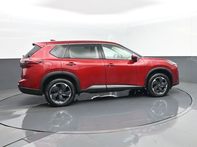 Used 2025 Nissan Rogue SV AWD/4WD image 4