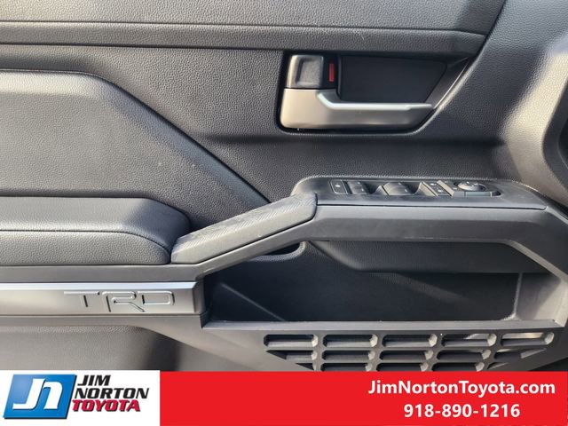 Used 2025 Toyota Tacoma TRD Sport image 26