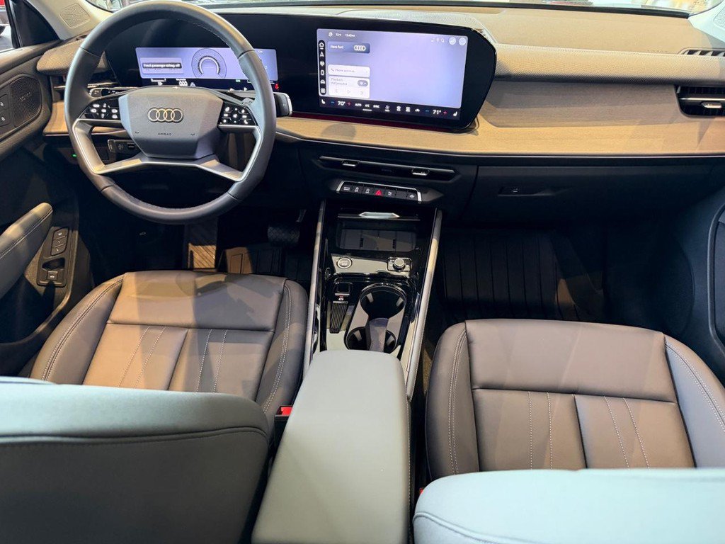 New 2026 Audi Q3 quattro 2.0T AWD/4WD image 5