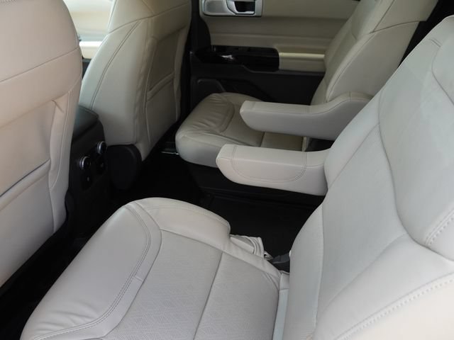 Used 2023 Ford Explorer Platinum w/ Technology Package AWD/4WD image 13