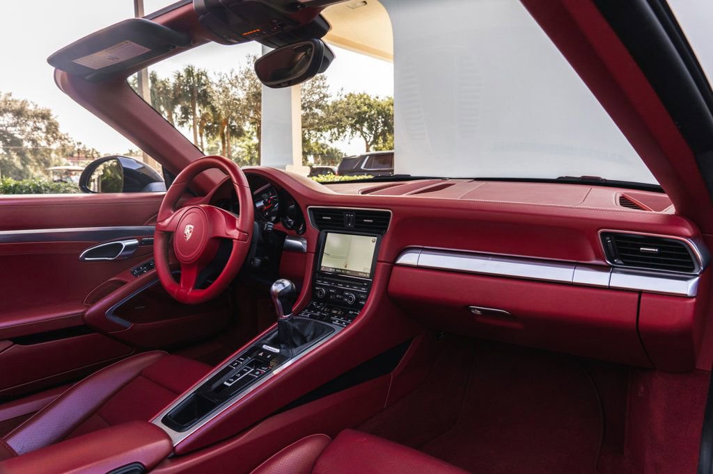 Used 2015 Porsche 911 Carrera image 22