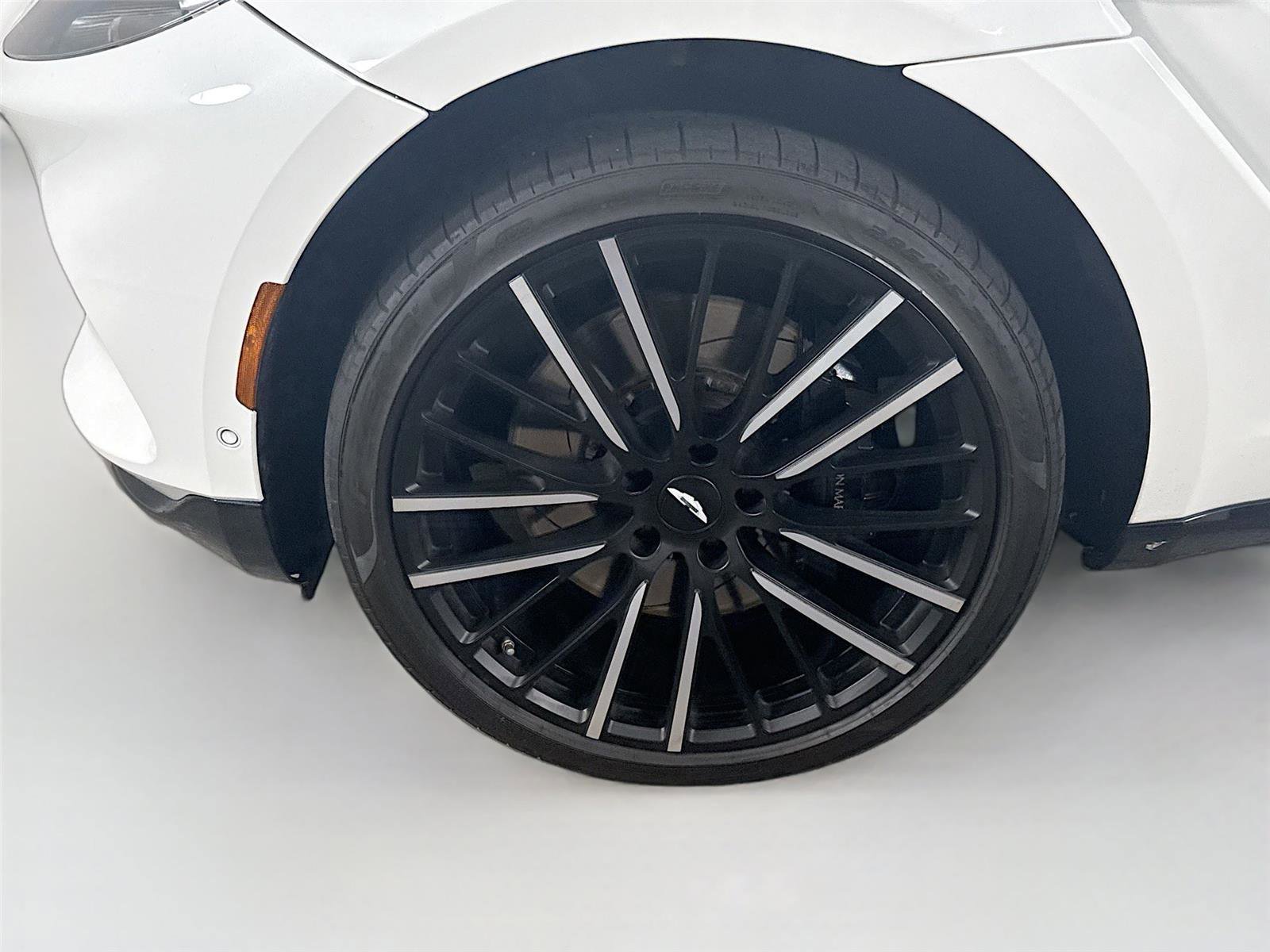 Used 2022 Aston Martin DBX image 9